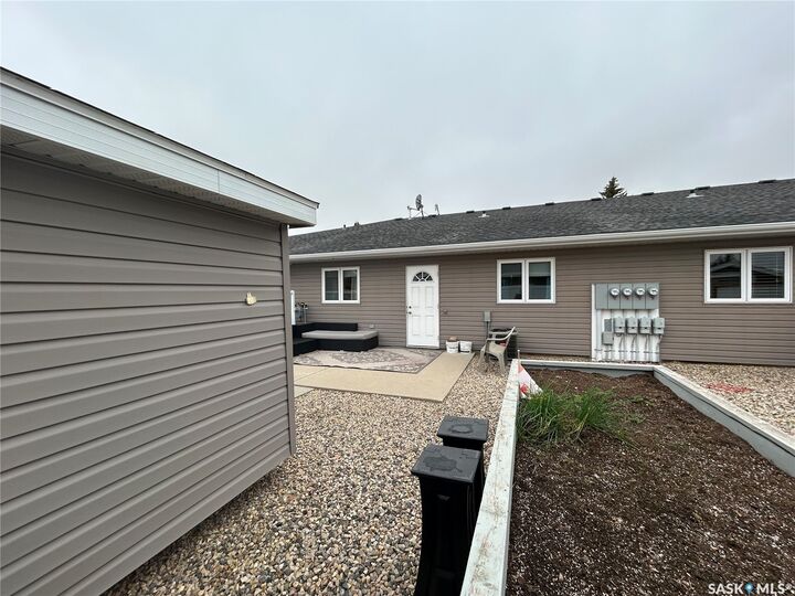Property Photo:  1100B 95th Street  SK S0E 1T0 