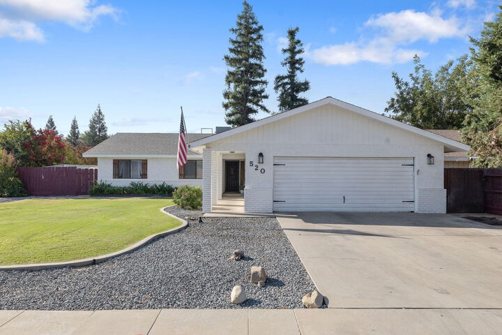 Property Photo: 520 Crane Avenue CA 93221