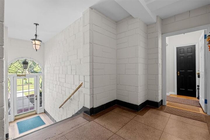 Property Photo: 1700 N Elm Street I1 NC 27408