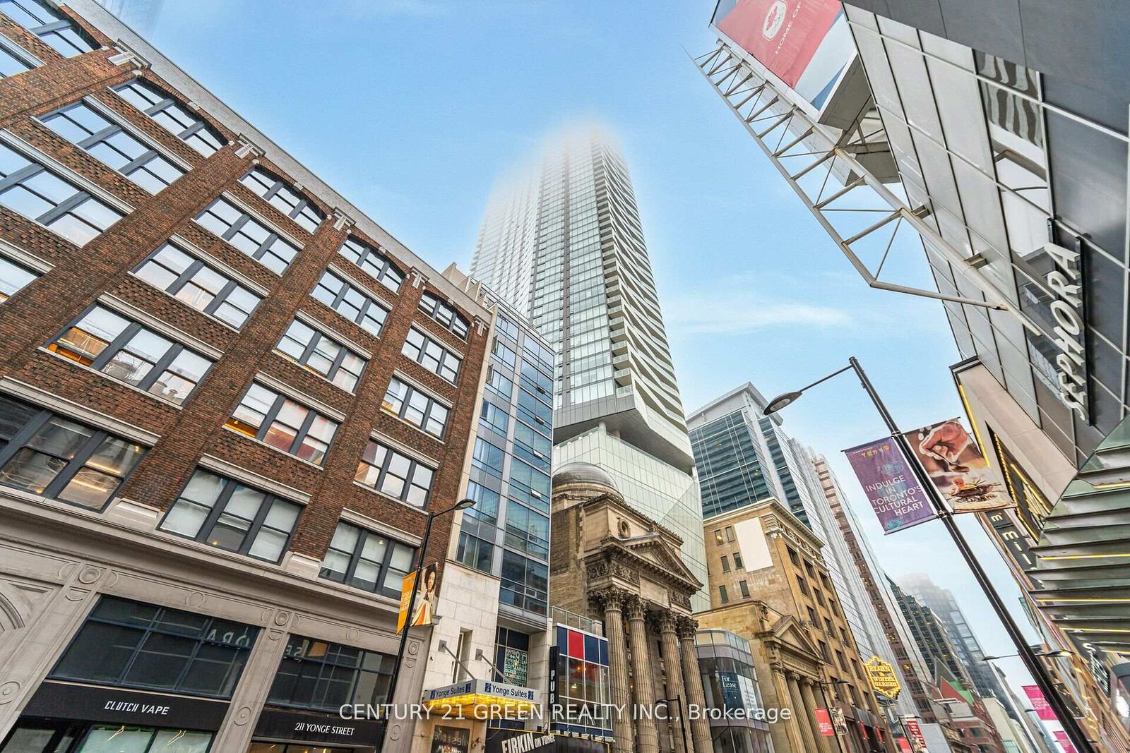 Property Photo:  197 Yonge Street 1503  ON M5B 0C4 