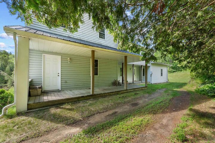 Property Photo:  162 Highway No. 28 N/A  ON K0H 1L0 