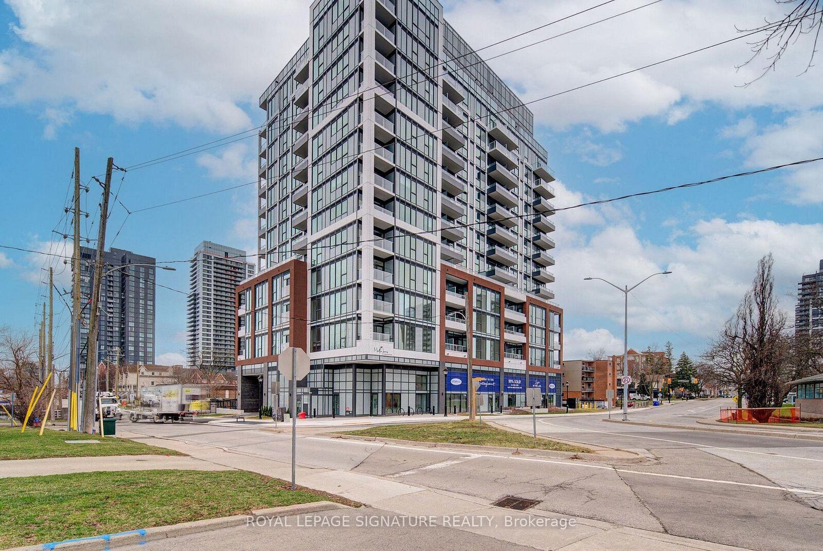 Property Photo:  2088 James Street 1001  ON L7R 0H2 