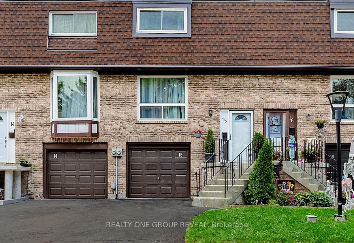 Property Photo:  222 Pearson Street 15  ON L1G 7C6 