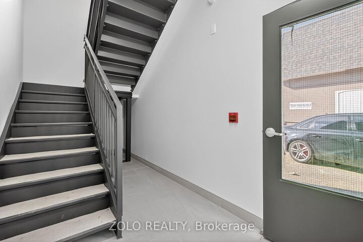 Property Photo:  206 Wellington Street Unit # 8  ON N8A 2X9 