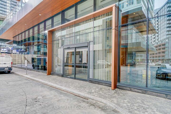 Property Photo:  17 Bathurst Street 2612  ON M5V 0N1 