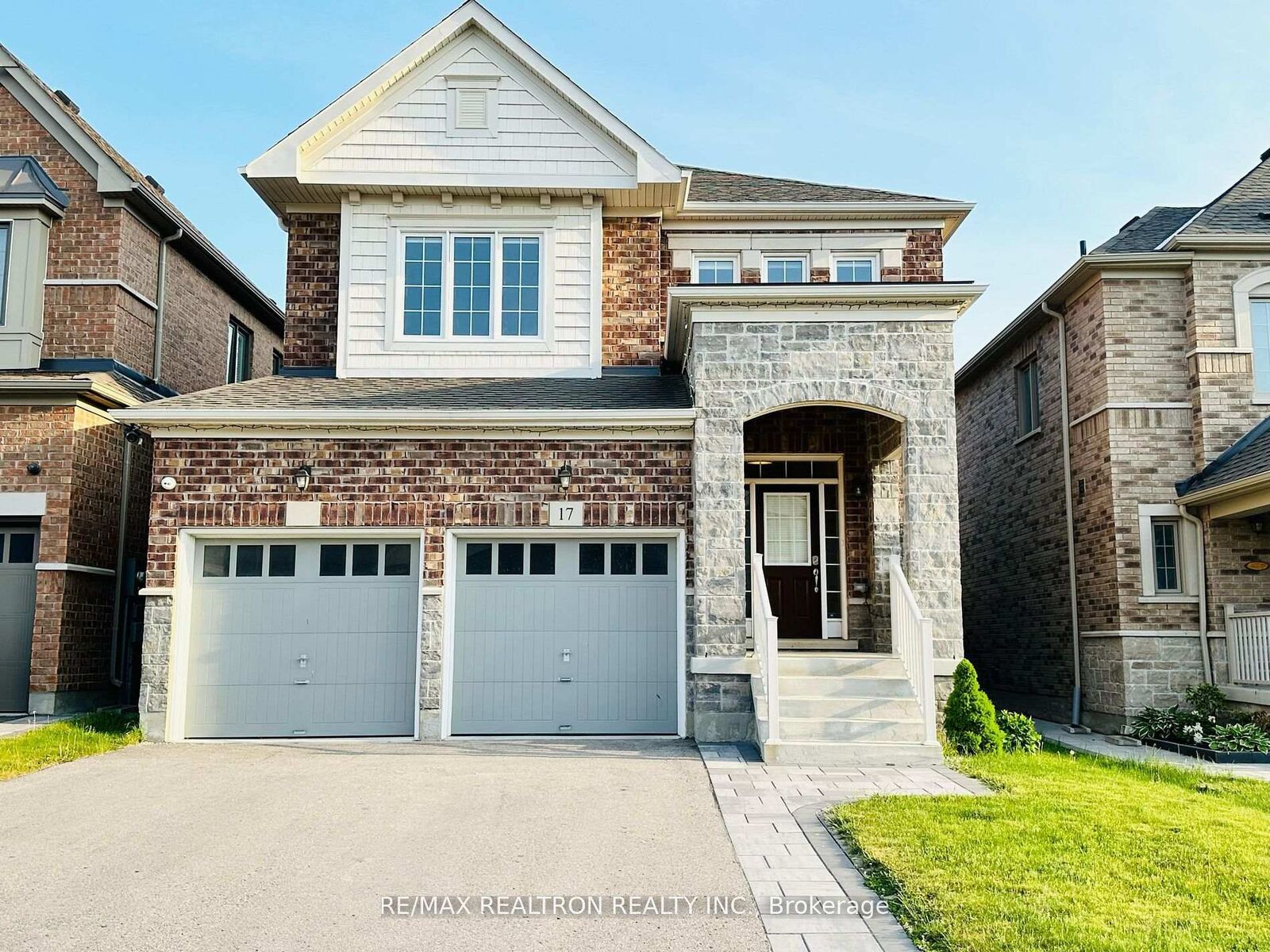 Property Photo:  17 Larkfield Crescent  ON L9N 0P7 