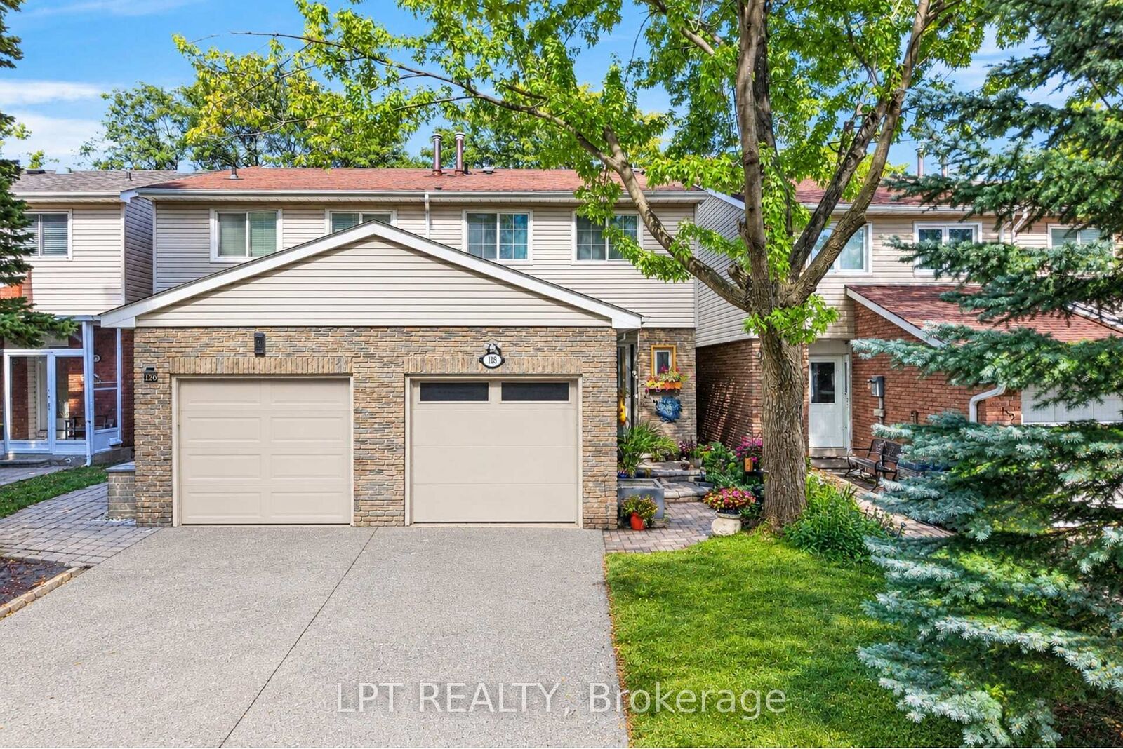 Property Photo:  118 Tamarack Drive  ON L3T 4X4 