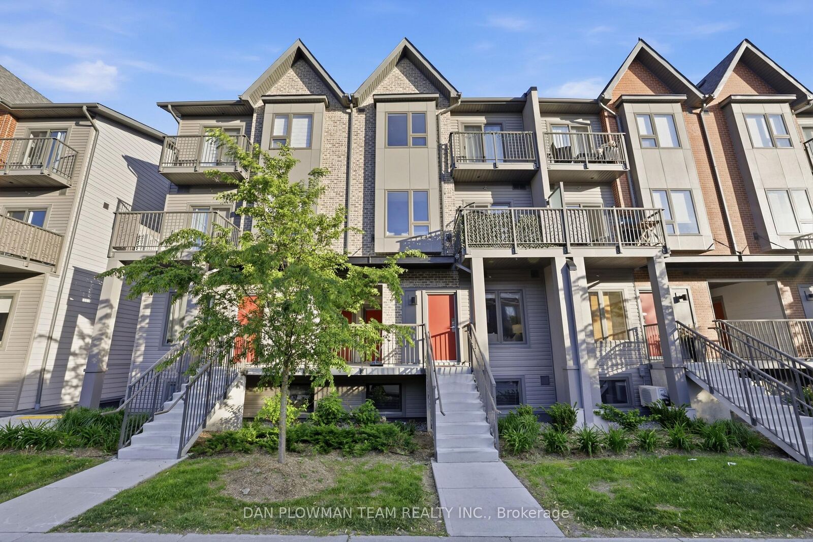 Property Photo:  2635 William Jackson Drive 1210  ON L1X 0L4 