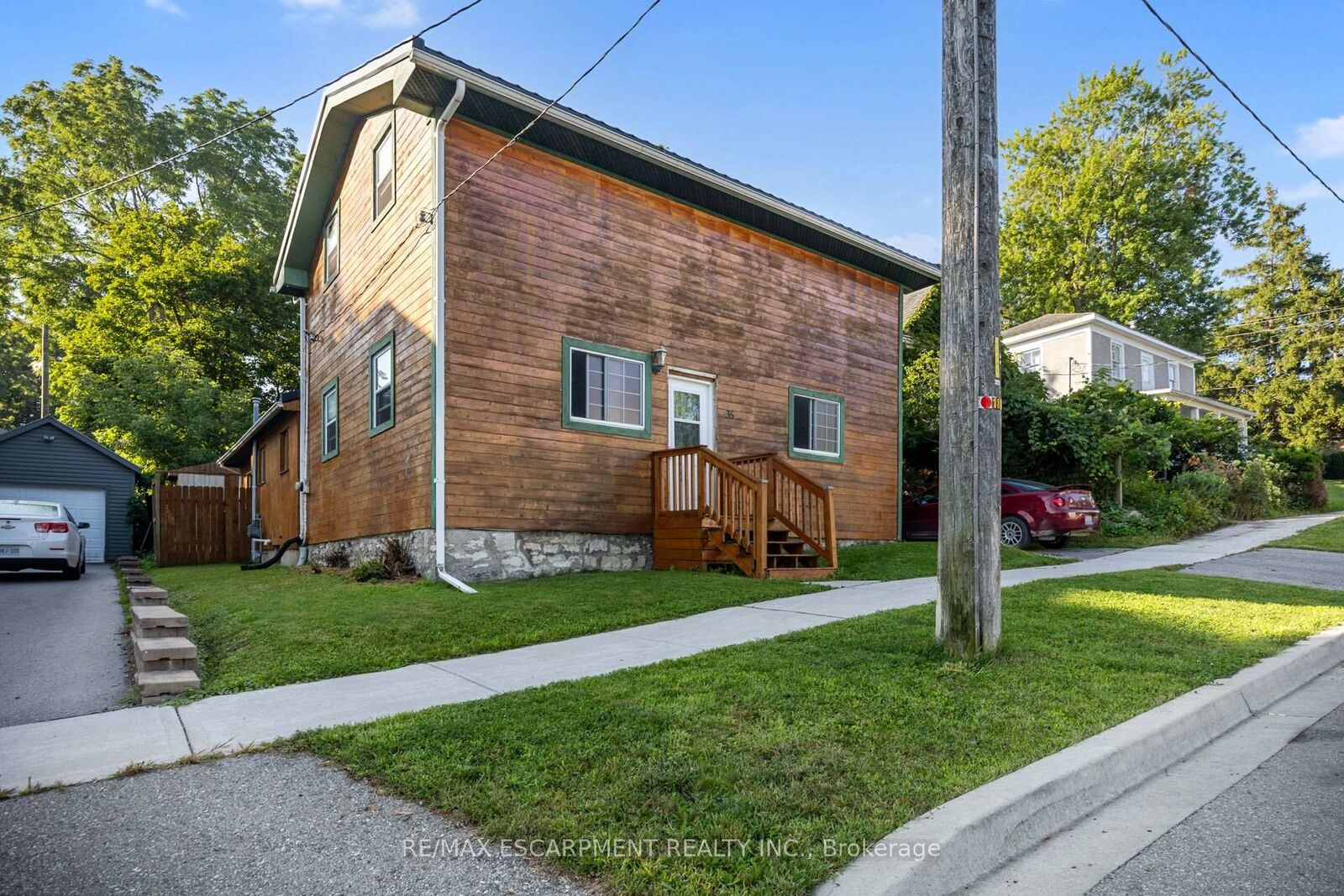 Property Photo:  35 Ann Street  ON N5C 2E9 