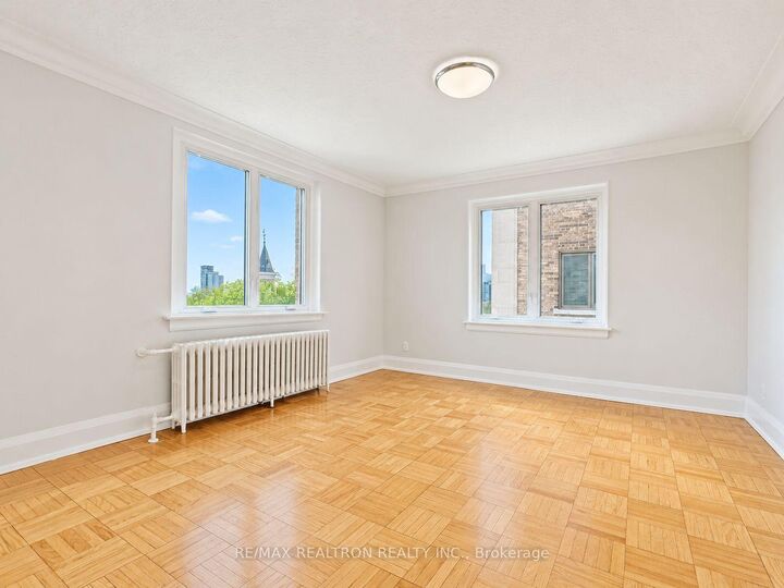 Property Photo:  398 Avenue Road 621  ON M4V 2H4 
