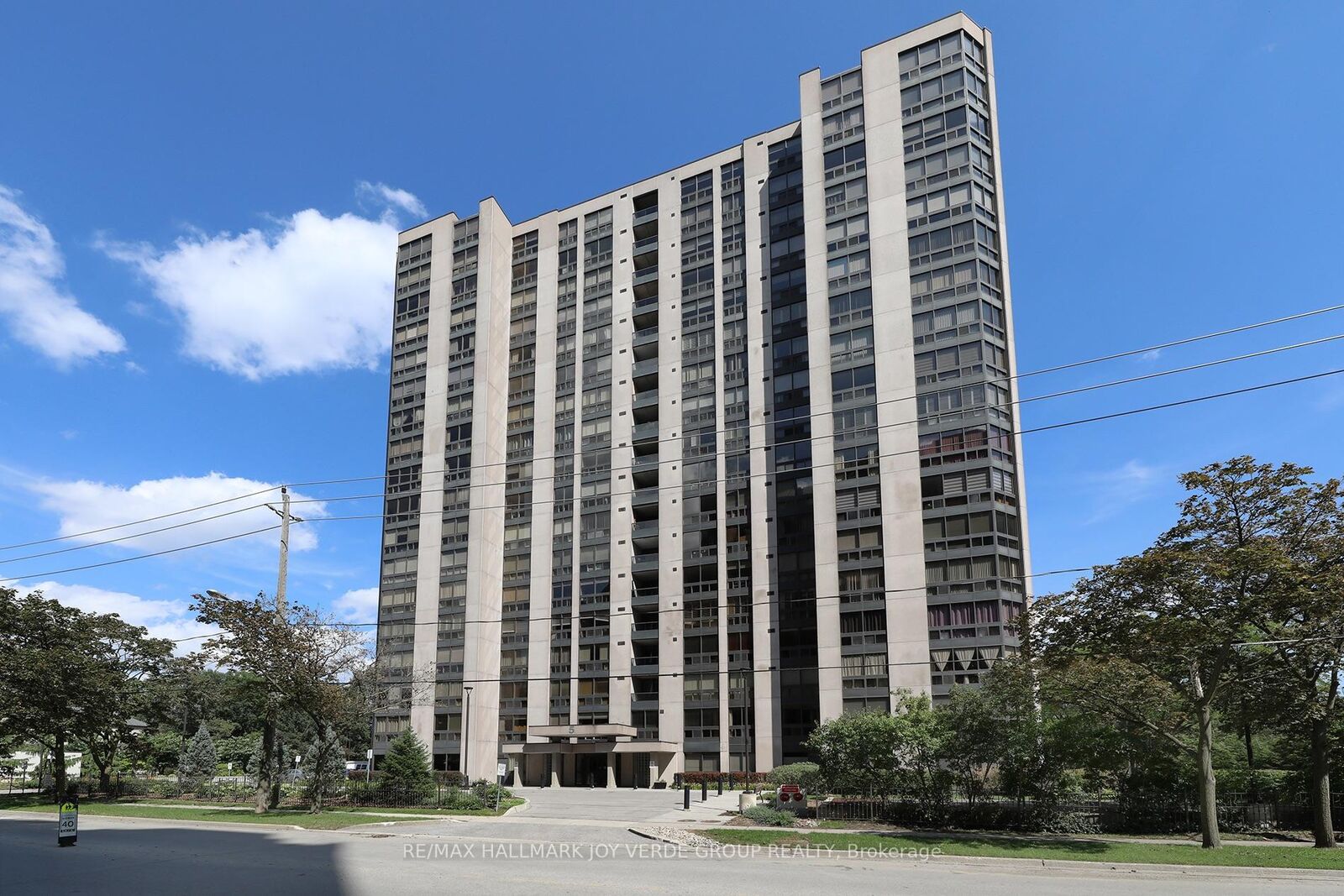 Property Photo:  5 Kenneth Avenue 405  ON M2N 6M7 