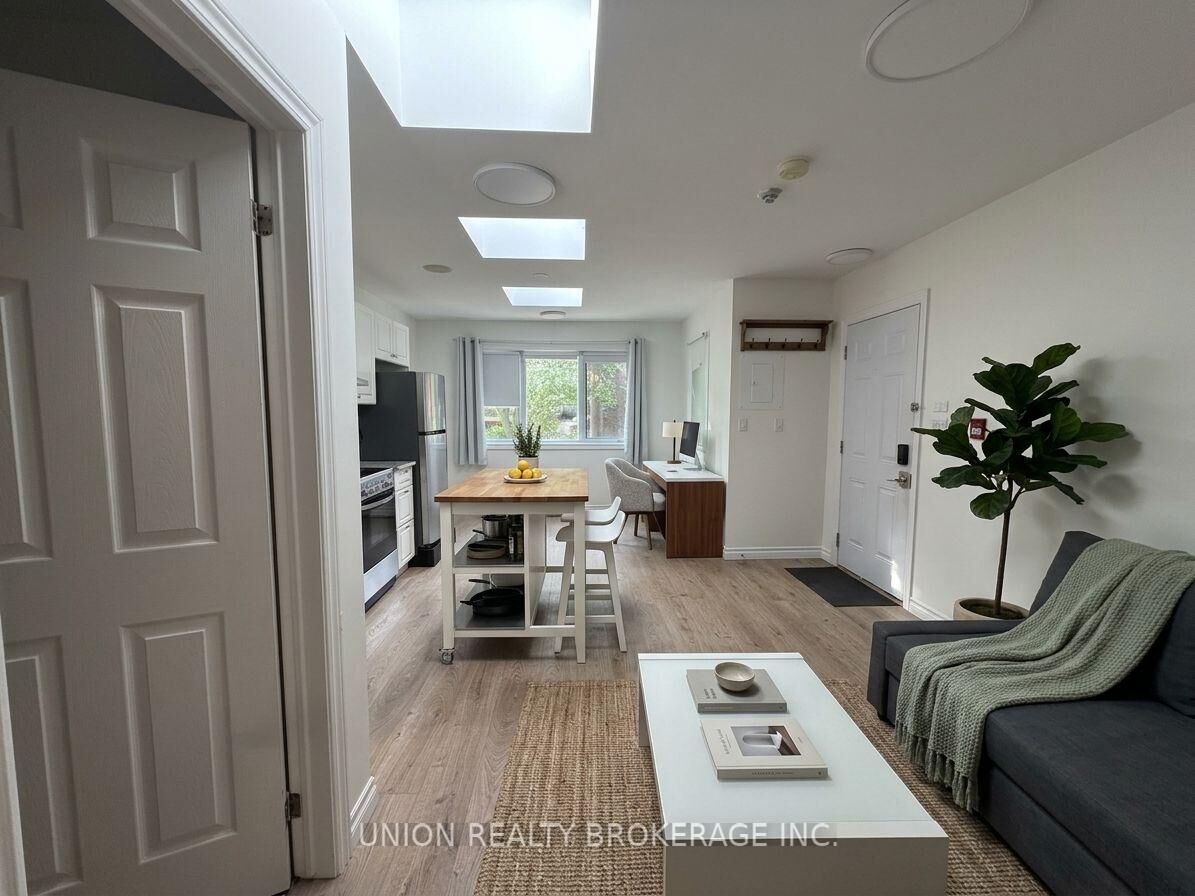 Property Photo:  73-B Willow Avenue Upper  ON M4E 3K1 