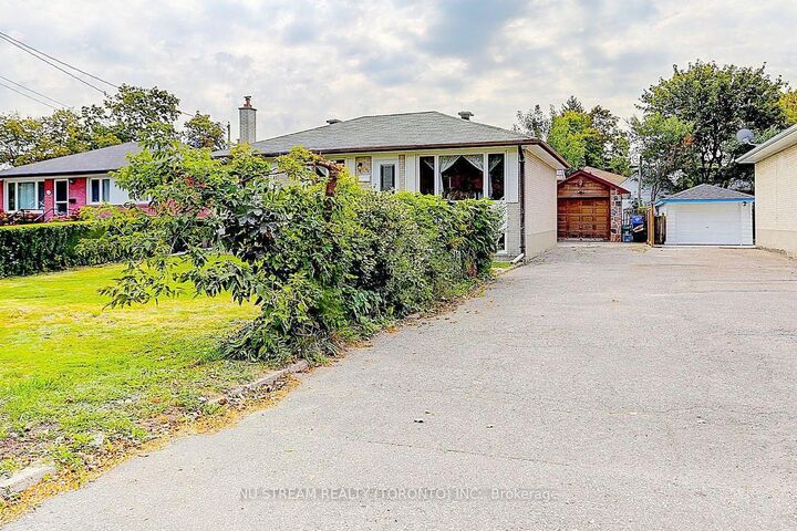 Property Photo:  432 Crosby Avenue Main  ON L4C 2S1 