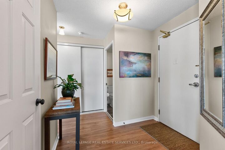 Property Photo:  101 Subway Crescent 1711  ON M9B 6K4 