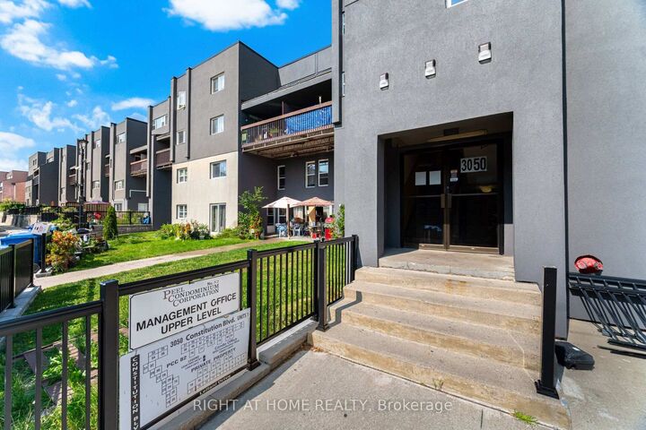 Property Photo:  3050 Constitution Boulevard 79  ON L4Y 3X1 