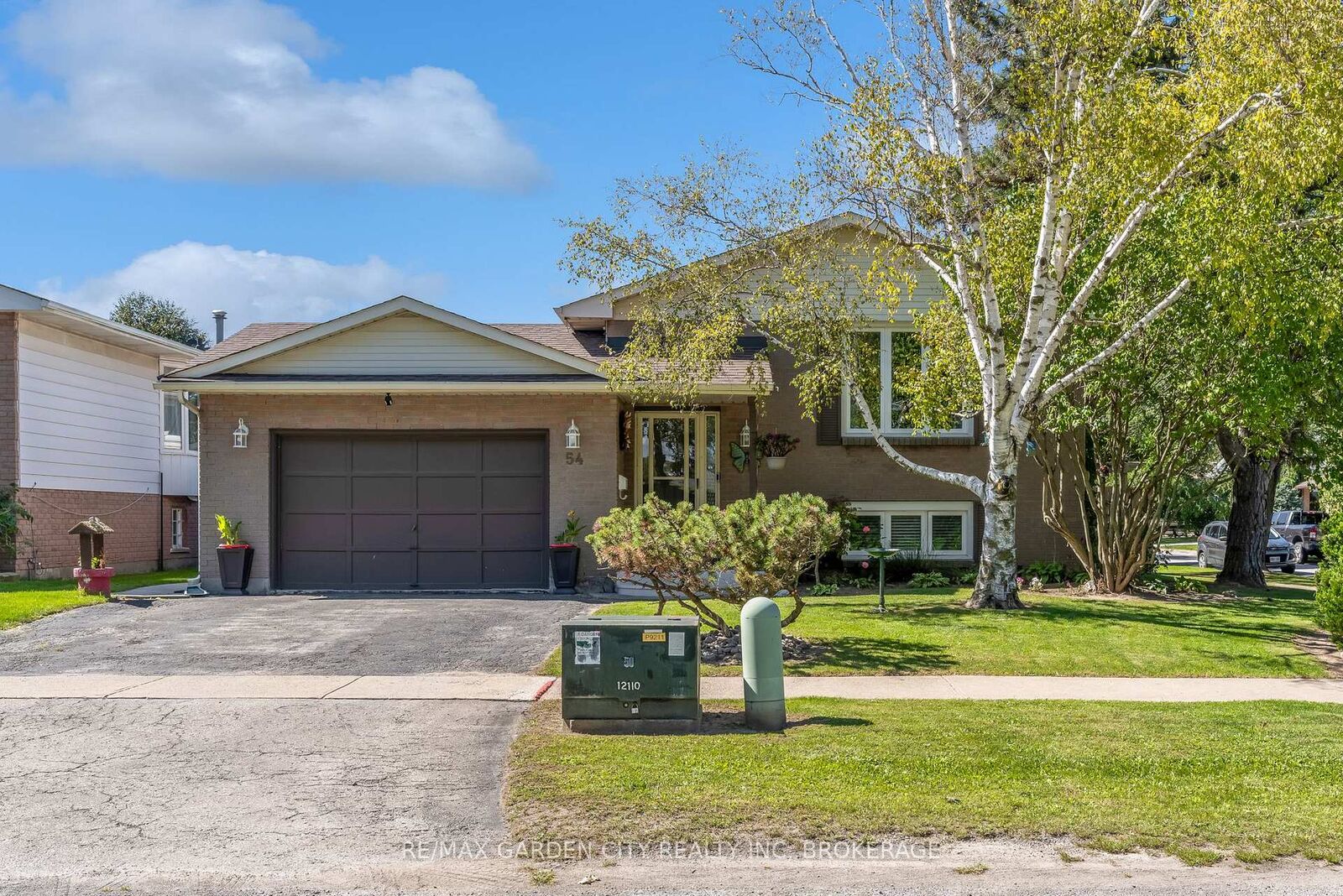 Property Photo:  54 Crestcombe Road  ON L2S 2J4 