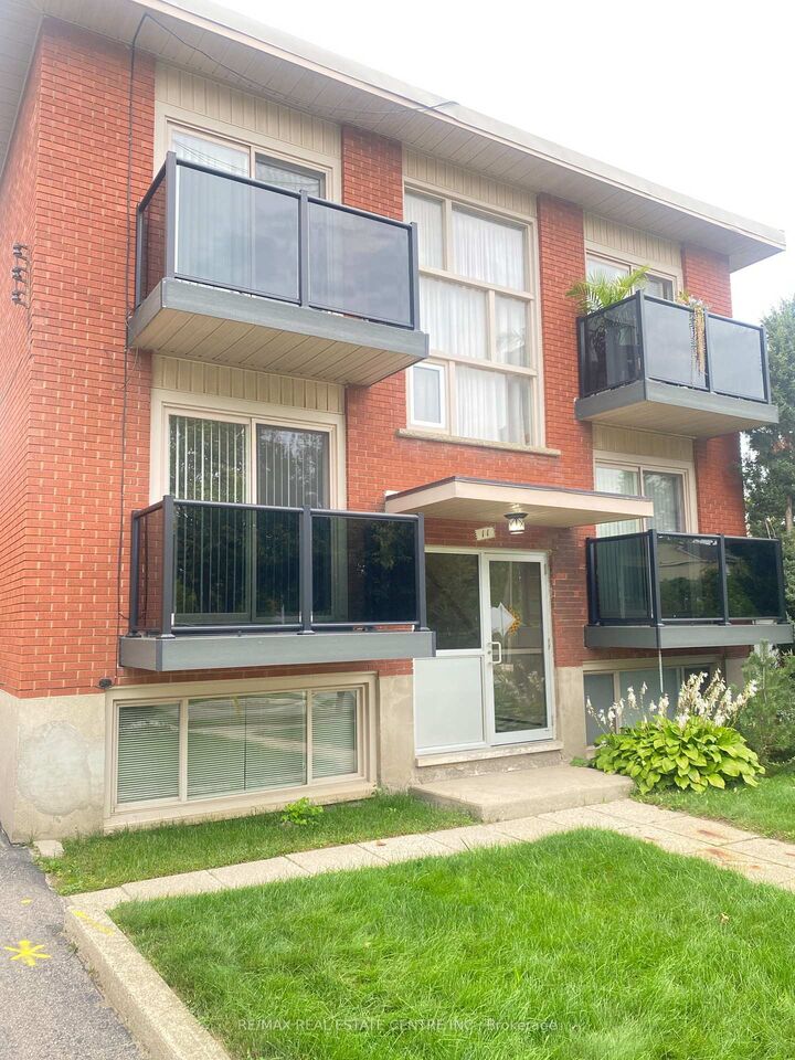 Property Photo:  11 Southdale Avenue 3  ON N2M 3V4 