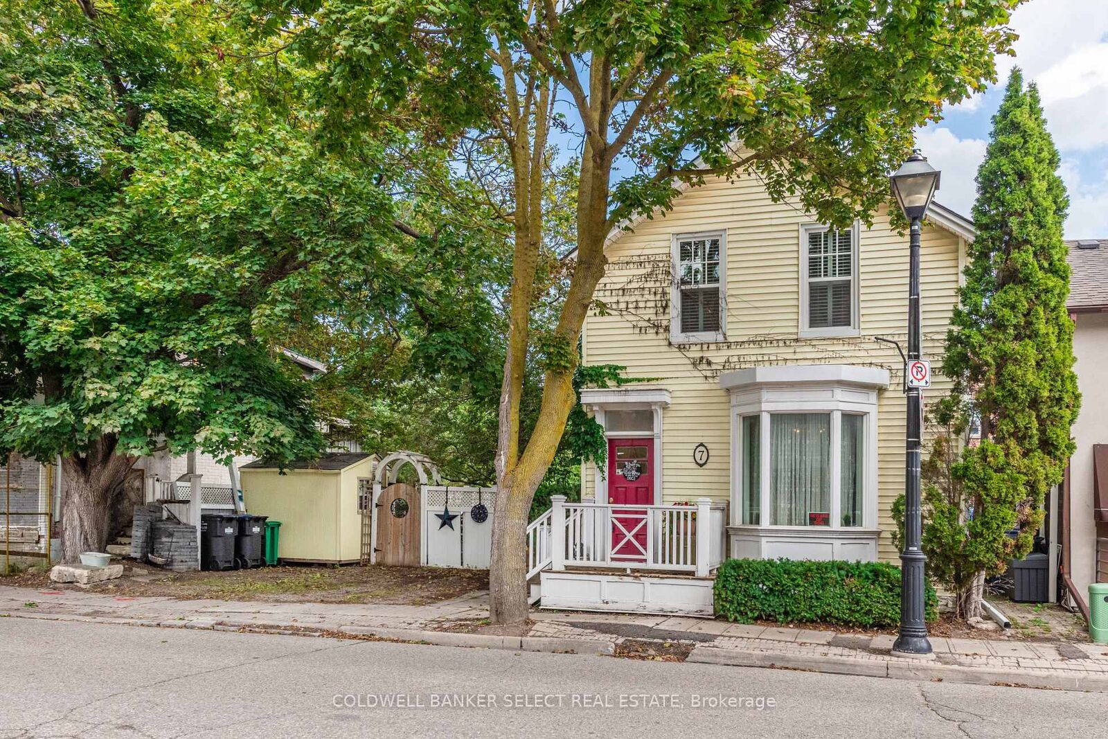 Property Photo:  7 Chapel Street  ON L7E 1C2 