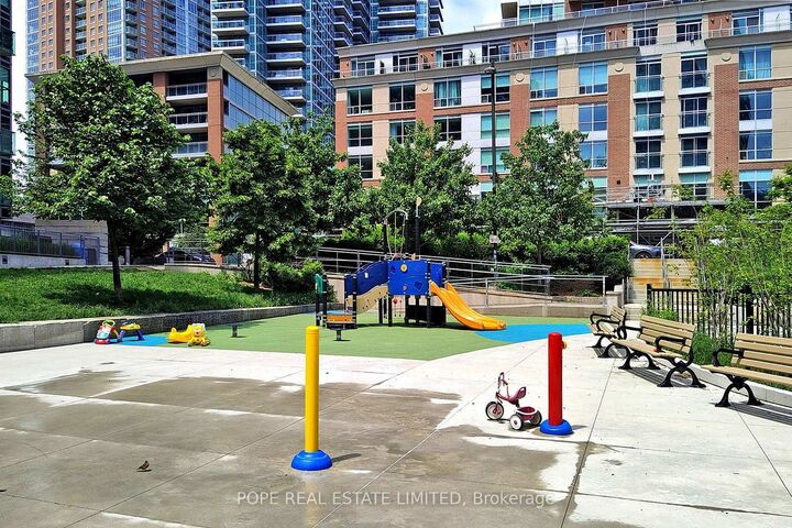 Property Photo: 85 East Liberty Street 616 ON M6K 3R4