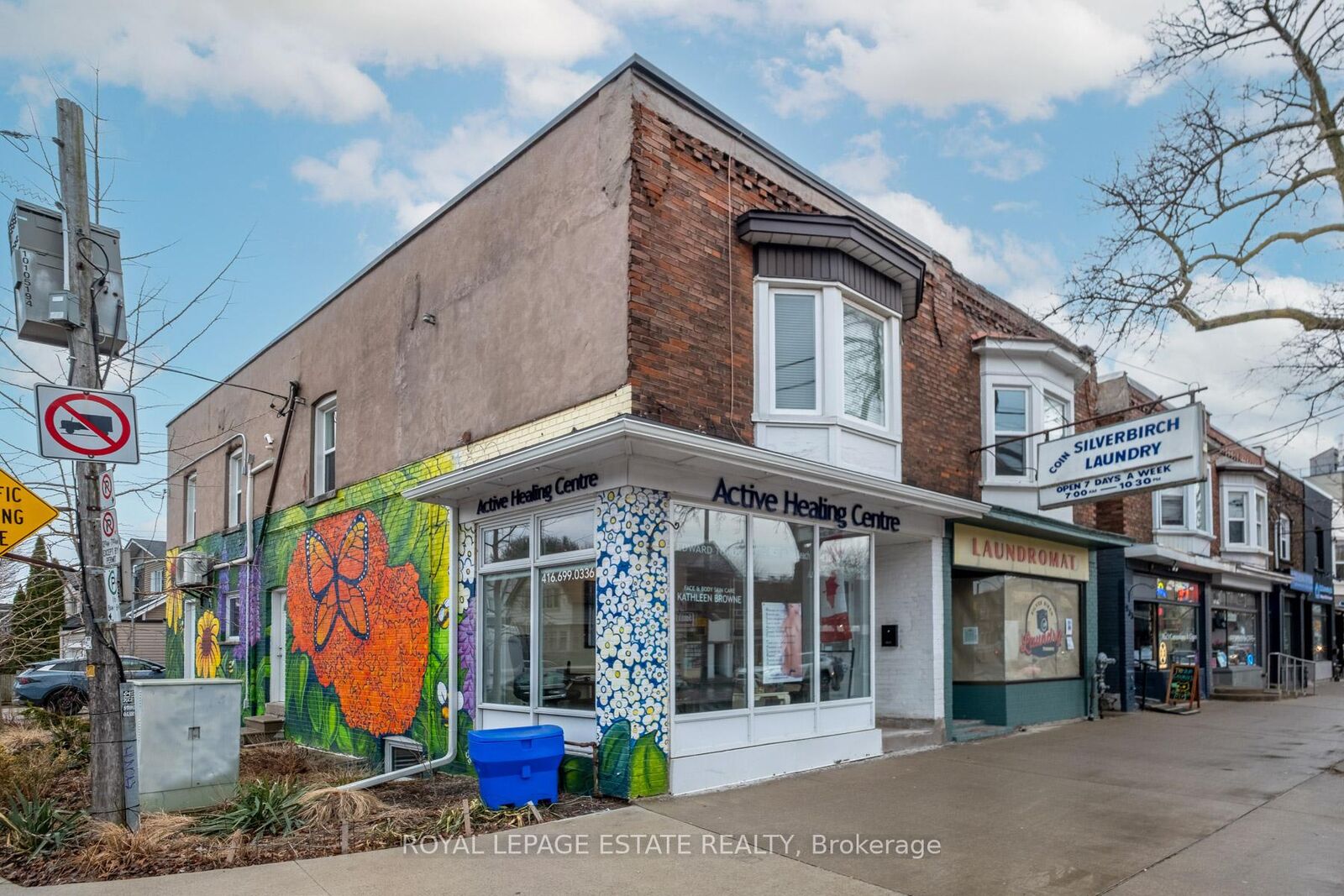 Property Photo:  322 Silver Birch Avenue Upper  ON M4E 3L5 