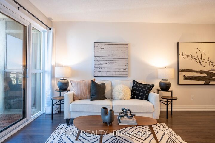 Property Photo:  20 Meadowglen Place 2410  ON M1G 0A9 