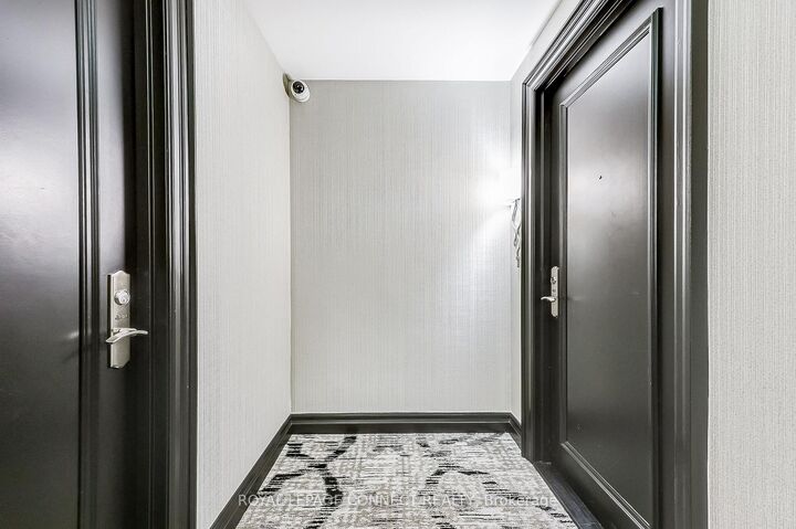 Property Photo:  61 Town Centre Court 403  ON M1P 5C5 
