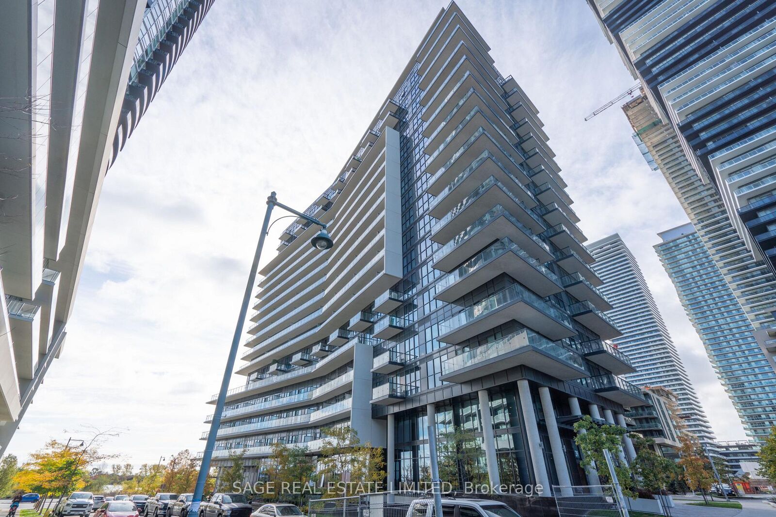 Property Photo:  39 Annie Craig Drive Ph11  ON M8V 0C5 