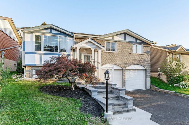 Property Photo:  121 Southwood Drive  ON N2E 2J1 