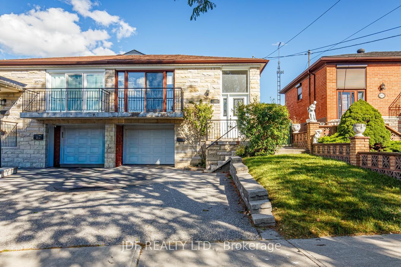 Property Photo:  48 Debby Court  ON M9N 2L9 