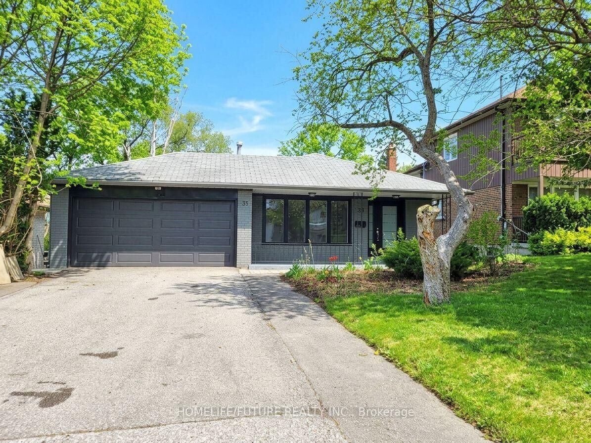 Property Photo: 33 Oldborough Circle Bsmt ON M2J 3A1