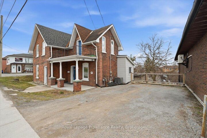 Property Photo:  209 Dundas Street E  ON K8V 1M1 