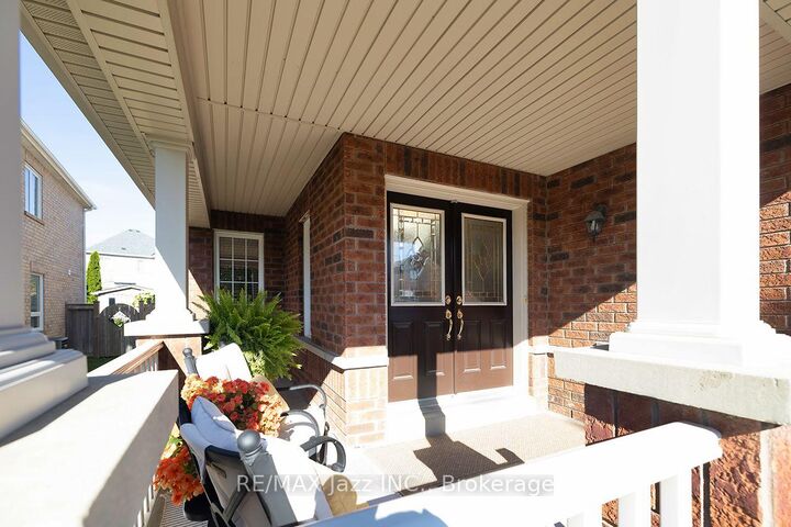 Property Photo:  1546 Rorison Street  ON L1K 0K1 