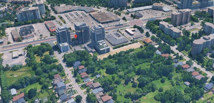 Property Photo:  9600 Yonge Street Ph05  ON L4C 1V6 