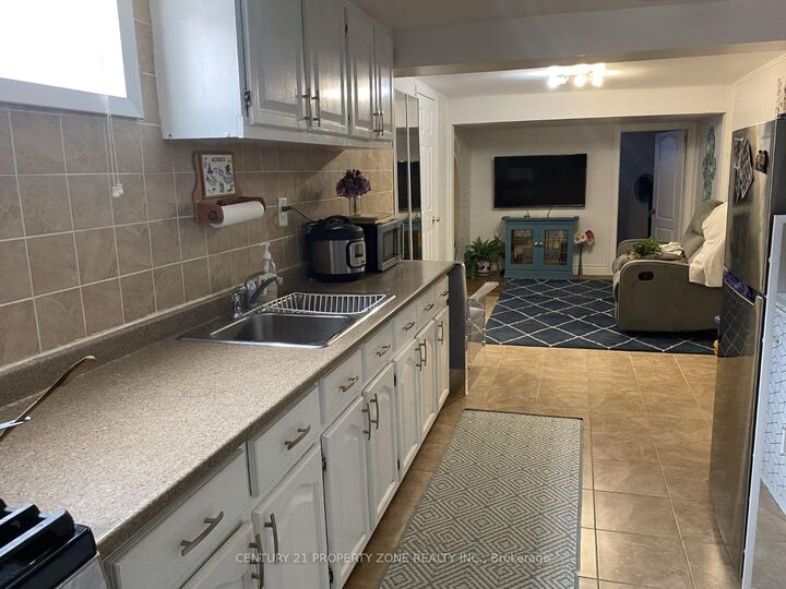 Property Photo:  188 Hess Street N  ON L8R 2T4 