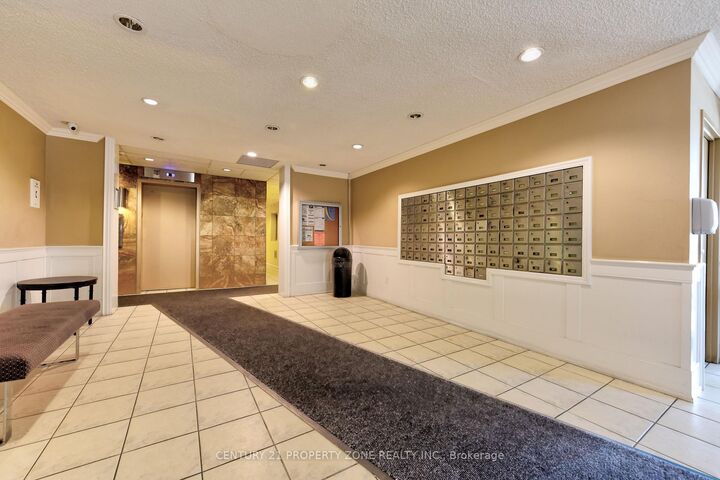 Property Photo:  3025 Queen Frederica Drive E 907  ON L4Y 3A1 