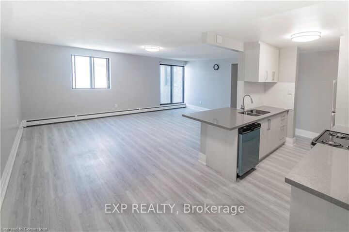 Property Photo:  4422 Huron Street 601  ON L2E 7C8 