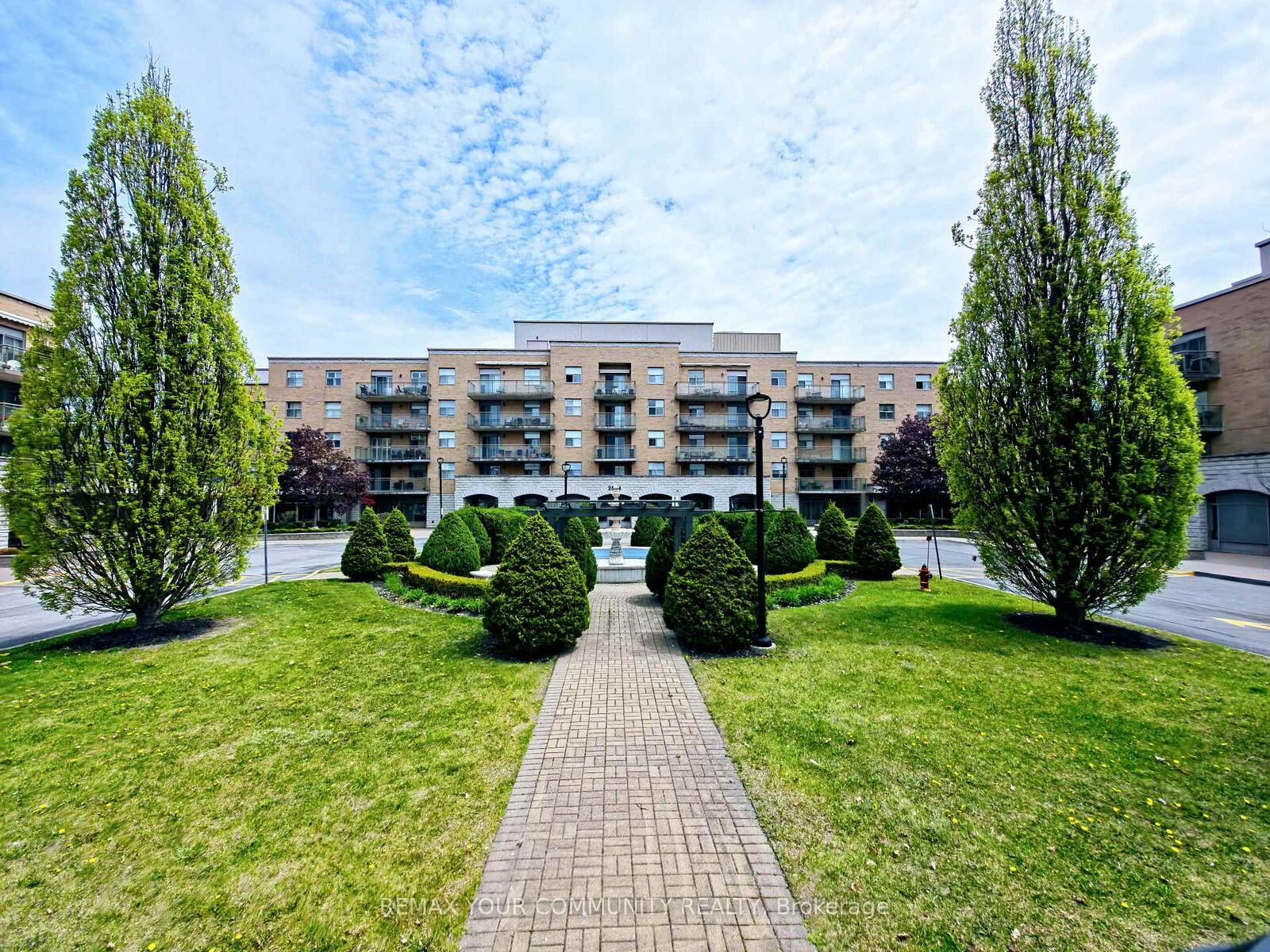Property Photo:  2504 Rutherford Road 114  ON L4K 5N5 