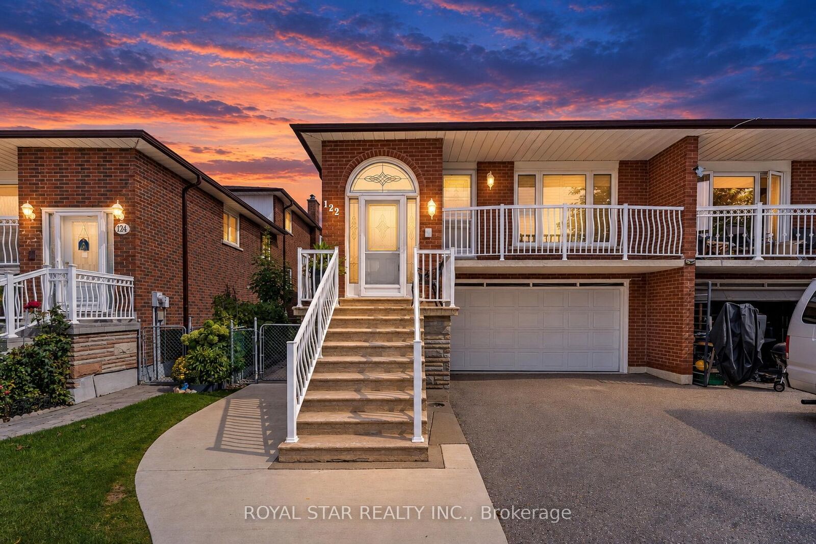 Property Photo:  122 Sawmill Road  ON M3L 2K4 