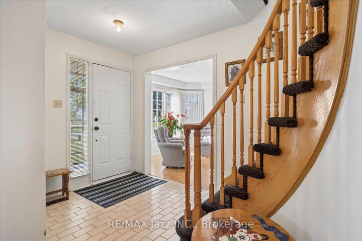 Property Photo:  894 Grandview Street N  ON L1K 2E3 