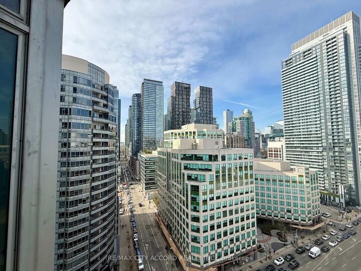 Photo de la propriété: 361 Front Street W 2102 ON M5V 3R5