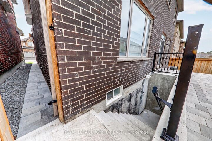 Property Photo:  2404 Florentine Place Bsmt  ON L1X 0H2 