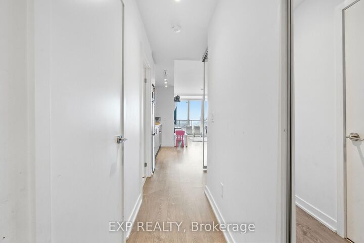 Property Photo:  1928 Lake Shore Boulevard W 1712  ON M6S 0B1 