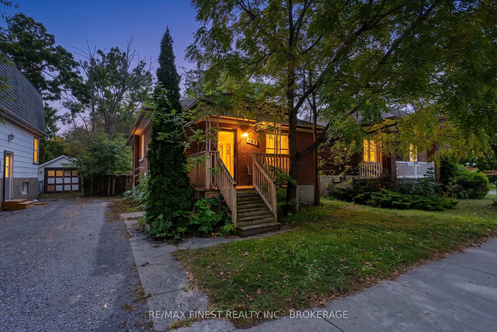 Property Photo:  162 Mack Street  ON K7L 1P4 