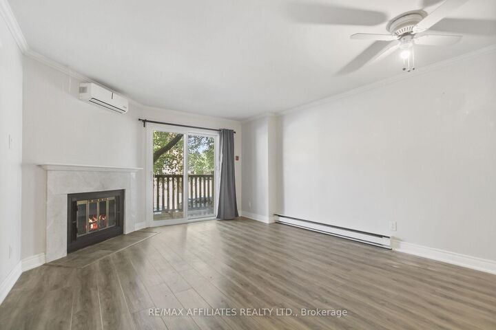 Property Photo:  160 Bruyere Street 1  ON K1N 5E1 