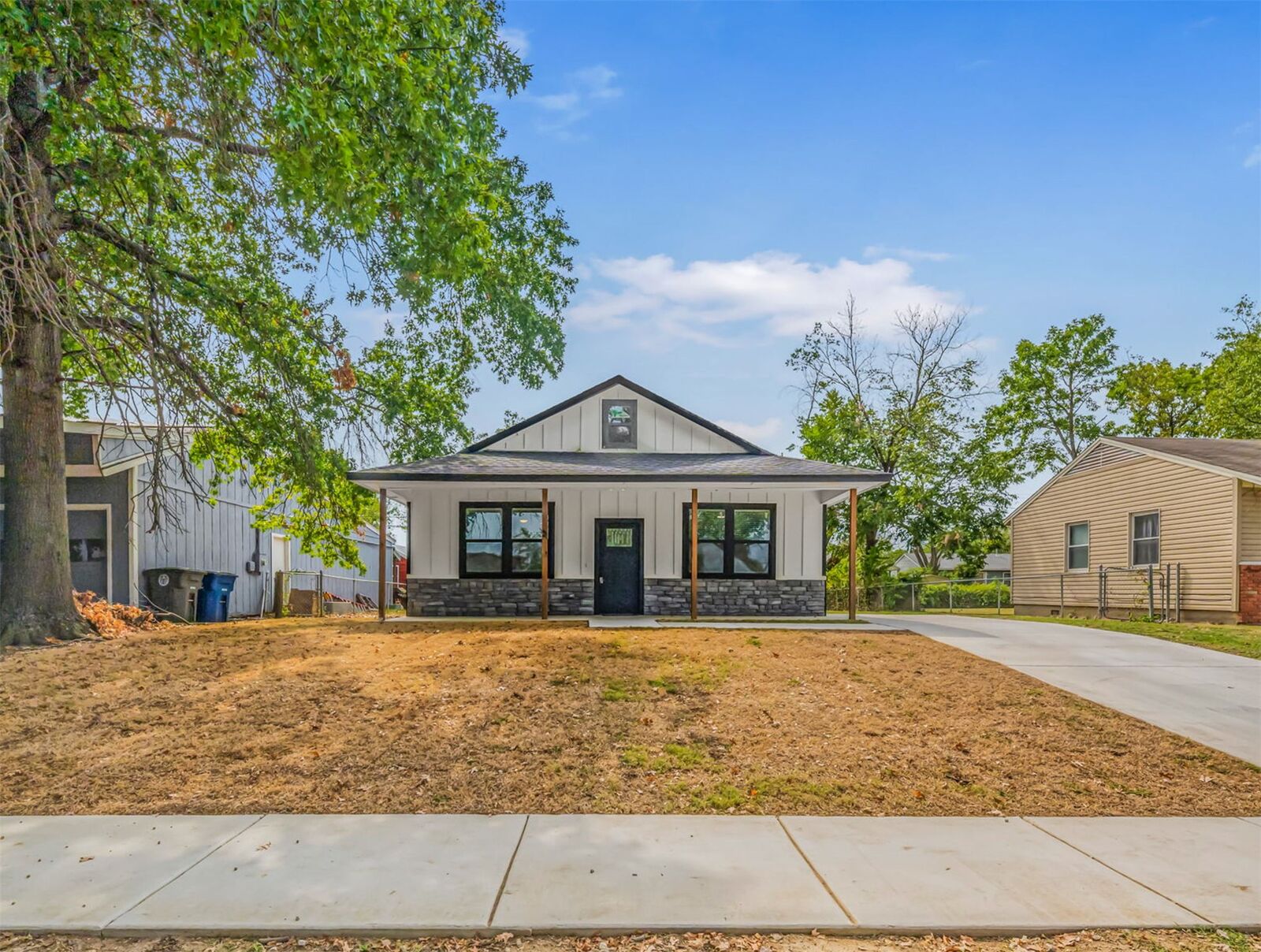 Property Photo:  8944 E 3rd Place E  OK 74112 