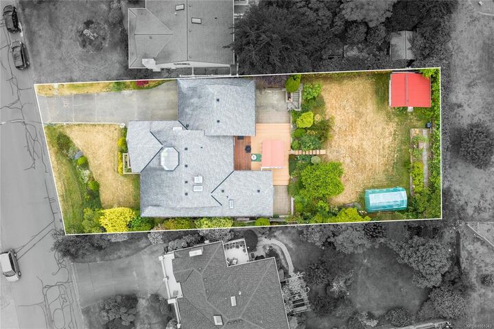 Property Photo:  5213 Fillinger Cres  BC V9V 1H7 