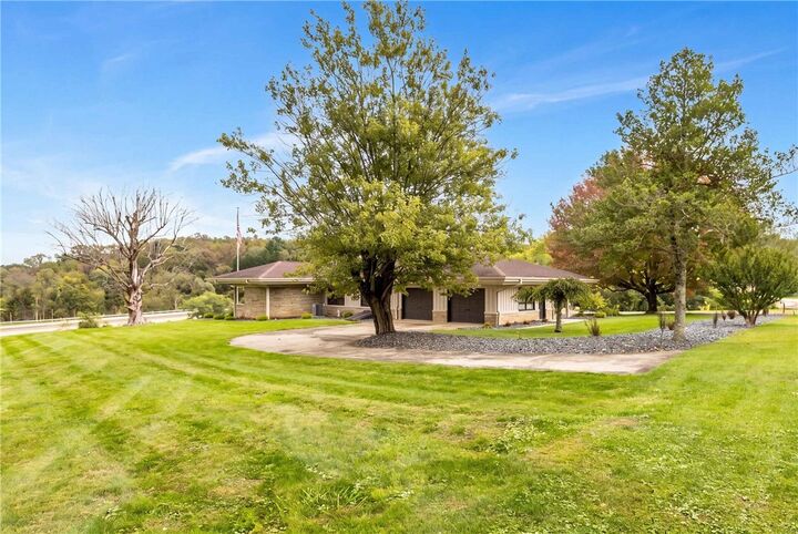 Property Photo: 102 Peasant Village Ln PA 15012
