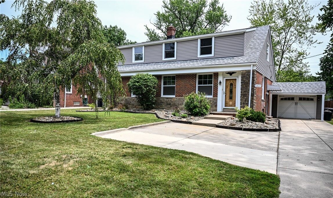 Property Photo:  1313 Richmond Road  OH 44124 