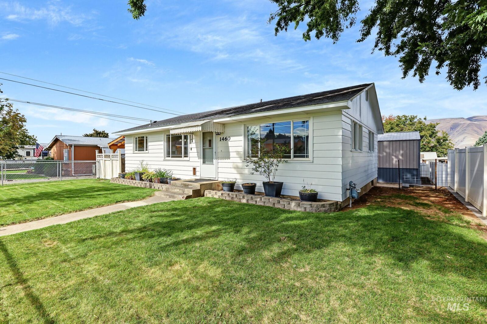 Property Photo:  1460 Birch Street  WA 99403 