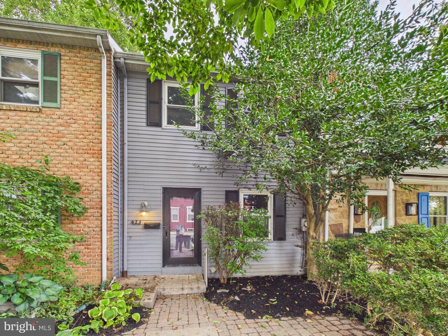 Property Photo: 623 E Walnut Street PA 17602